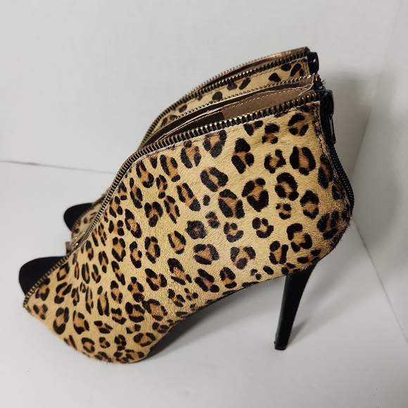 Carlos by Carlos Santana Veruca leopard print heeled open toe bootie size 10 - Picture 3 of 6